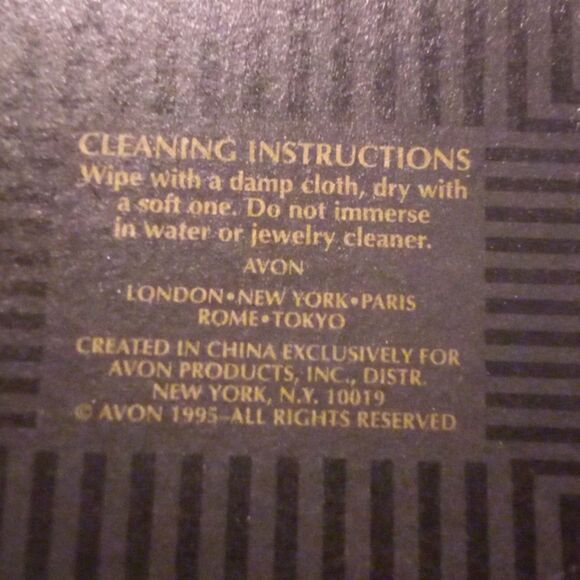 Vintage Avon Season of Lilies Pin 1995 Christian Religious - Picture 6 of 7